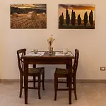 Palazzo Gessi And Breakfast 4* Borghi