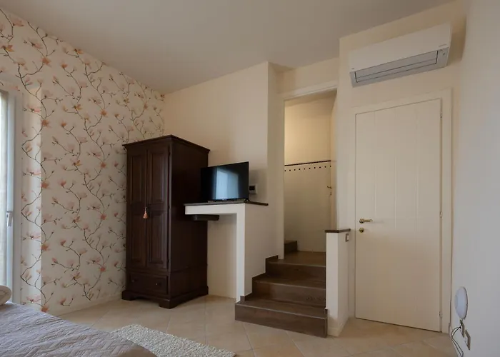 Palazzo Gessi And Breakfast Borghi