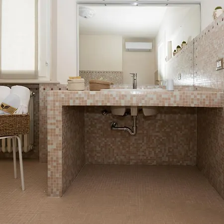 Palazzo Gessi And Breakfast לינה וארוחת בוקר 4*