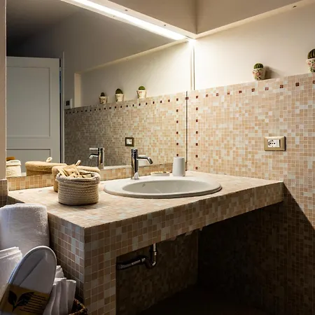 Palazzo Gessi And Breakfast Bed and Breakfast Borghi