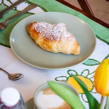 Palazzo Gessi And Breakfast Bed and Breakfast Borghi