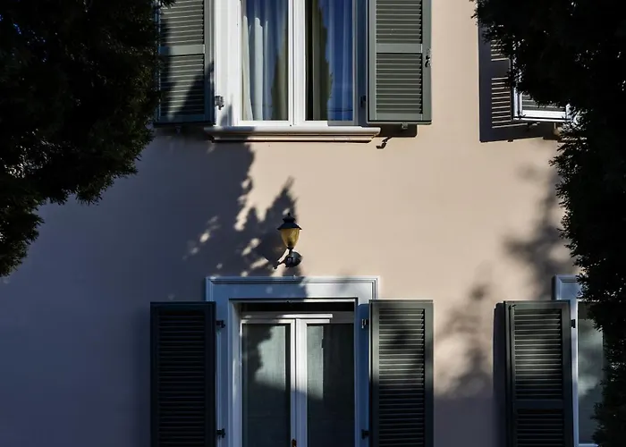 Palazzo Gessi And Breakfast Borghi